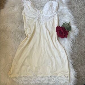 Vintage Beige Slip w/ lace details